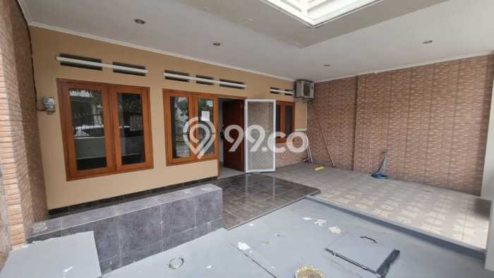 Rumah di Waru, Ready, 4 KT, Akses Waru, Sidoarjo, Sidoarjo, LT 112m2m² Bangunan 225m2m² Rumah di Waru, Ready, 4 KT, Akses Waru, Sidoarjo, Sidoarjo, LT 112m2m² Bangunan 225m2m²