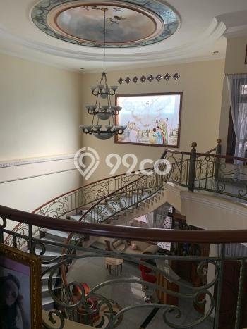 Rumah Elit Modern Siap Huni di Pakuwon City Surabaya Rumah Elit Modern Siap Huni di Pakuwon City Surabaya