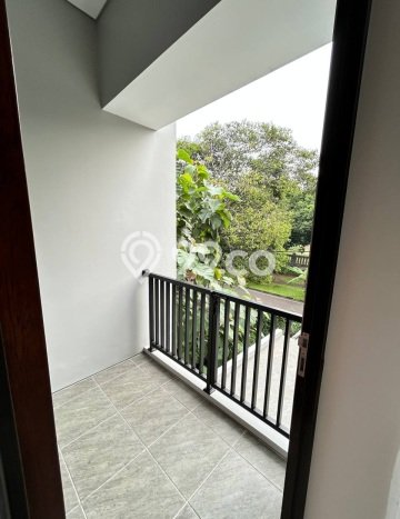 Jual Rumah Luas Elegan Dengan View Cantik di Pondok Kelapa, Jakarta Timur Jual Rumah Luas Elegan Dengan View Cantik di Pondok Kelapa, Jakarta Timur