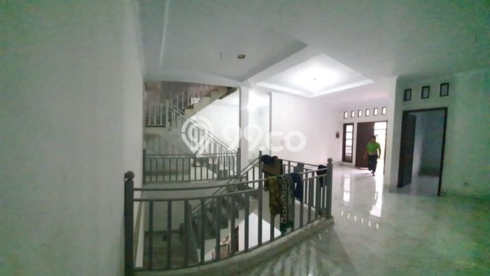 For Sale Rumah Elit Exclusive di Duren Sawit, Jakarta Timur For Sale Rumah Elit Exclusive di Duren Sawit, Jakarta Timur