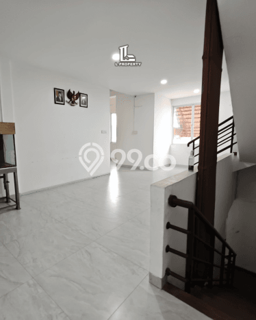 Unit Ruko Dijual di Batam LT 300m2 & LB 1050m2 Unit Ruko Dijual di Batam LT 300m2 & LB 1050m2
