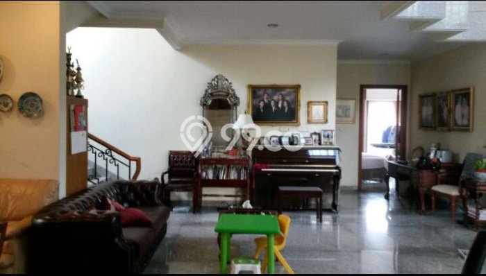 Siap Huni Rumah Mewah 4 Kamar di Kebayoran Lama Dekat ke Mana Saja Siap Huni Rumah Mewah 4 Kamar di Kebayoran Lama Dekat ke Mana Saja