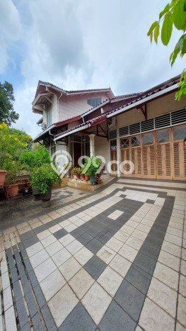 For Sale! Luxury House LT 496m2 Desain Elegan di Jati Padang For Sale! Luxury House LT 496m2 Desain Elegan di Jati Padang