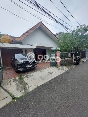 Rumah Mewah Dijual LT 250m2 di Kebayoran Baru, Jakarta Selatan Rumah Mewah Dijual LT 250m2 di Kebayoran Baru, Jakarta Selatan