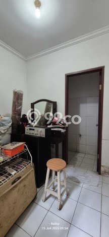 Rumah Luas Asri 2 KT Siap Pakai di Raffles Hills Jakarta Timur Rumah Luas Asri 2 KT Siap Pakai di Raffles Hills Jakarta Timur