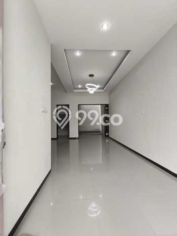 Rumah Strategis Modern Lb 140m2 di Semampir, Surabaya Rumah Strategis Modern Lb 140m2 di Semampir, Surabaya