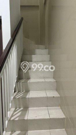 FOR RENT! Ruko di Kedung Baruk Cocok untuk Bisnis 250m2 FOR RENT! Ruko di Kedung Baruk Cocok untuk Bisnis 250m2