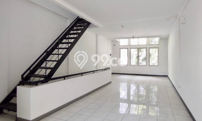 Unit Ruko Dijual di Bandung LT 100m2 & LB 180m2 Unit Ruko Dijual di Bandung LT 100m2 & LB 180m2