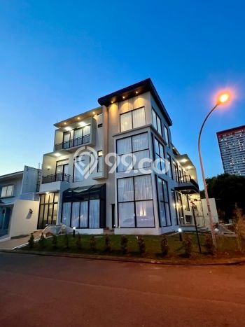 Rumah Elit LB 676m2 Siap Pakai Desain Elegan di Alam Sutera, Tangerang Rumah Elit LB 676m2 Siap Pakai Desain Elegan di Alam Sutera, Tangerang