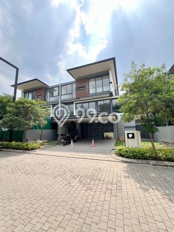Dijual Rumah Premium dengan Fasilitas Sekitar Komplit di BSD, Tangerang Selatan Dijual Rumah Premium dengan Fasilitas Sekitar Komplit di BSD, Tangerang Selatan