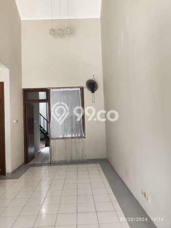Rumah Luas Asri 3 KT Siap Pakai di Alam Sutera Tangerang Rumah Luas Asri 3 KT Siap Pakai di Alam Sutera Tangerang