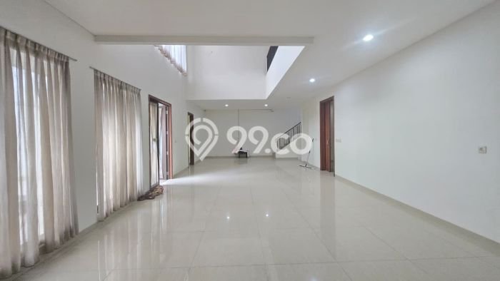 Ready to Use! Premium House LT 480m2 Desain Elegan di Alam Sutera Ready to Use! Premium House LT 480m2 Desain Elegan di Alam Sutera