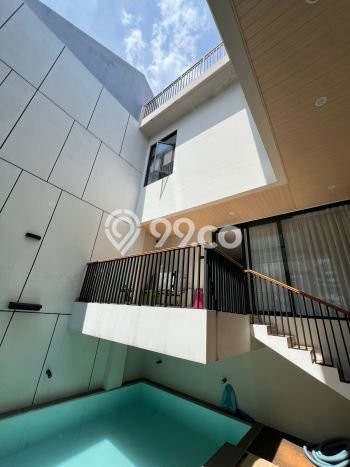 Rumah Elit LB 676m2 Siap Pakai Desain Elegan di Alam Sutera, Tangerang Rumah Elit LB 676m2 Siap Pakai Desain Elegan di Alam Sutera, Tangerang