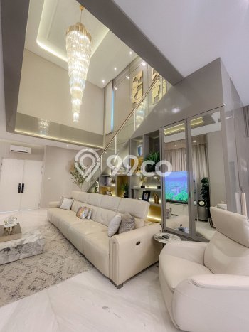 Hunian Elit LB 315m2 Siap Pakai Desain Elegan di Gading Serpong, Tangerang Hunian Elit LB 315m2 Siap Pakai Desain Elegan di Gading Serpong, Tangerang
