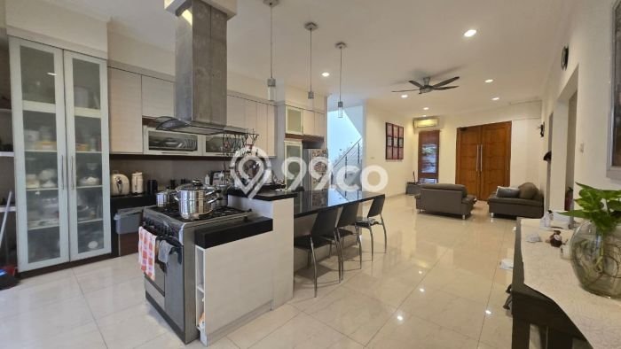Dijual Rumah Mewah Elegan Dengan View Eksklusif di Alam Sutera, Tangerang Dijual Rumah Mewah Elegan Dengan View Eksklusif di Alam Sutera, Tangerang