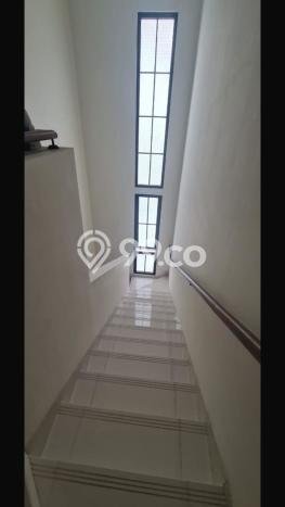 For Sale! Luxury House LT 102m2 Desain Modern di Alam Sutera For Sale! Luxury House LT 102m2 Desain Modern di Alam Sutera