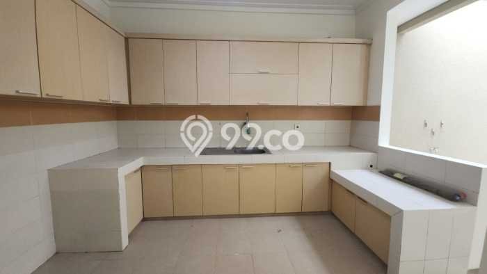 Rumah Sewa Tangerang LT 300m2 LB 256m2 Kawasan Alam Sutera Rumah Sewa Tangerang LT 300m2 LB 256m2 Kawasan Alam Sutera