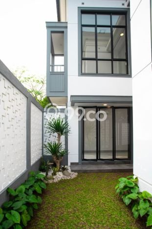 For Sale Rumah Mewah Exclusive di BSD, Tangerang Selatan For Sale Rumah Mewah Exclusive di BSD, Tangerang Selatan