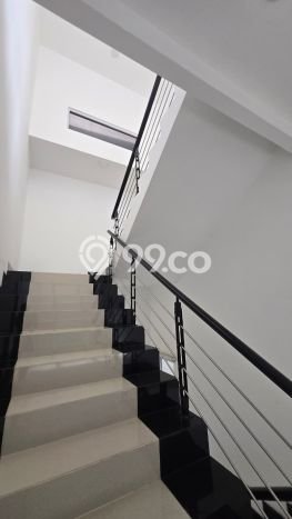 Rumah Elit Modern Siap Huni di Alam Sutera Tangerang Rumah Elit Modern Siap Huni di Alam Sutera Tangerang