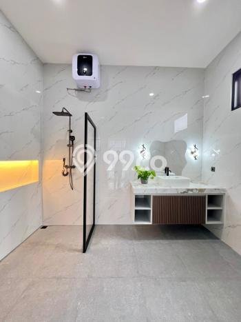 Ready to Use! Premium House LT 240m2 Desain Elegan di Alam Sutera Ready to Use! Premium House LT 240m2 Desain Elegan di Alam Sutera