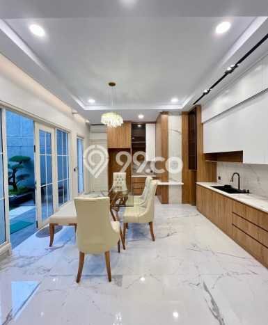 Rumah Mewah LB 200m2 Siap Huni Desain Elegan di Alam Sutera, Tangerang Rumah Mewah LB 200m2 Siap Huni Desain Elegan di Alam Sutera, Tangerang