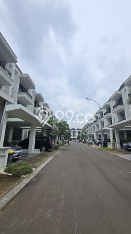 Rumah Elit LB 287m2 Siap Pakai Desain Elegan di Alam Sutera, Tangerang Rumah Elit LB 287m2 Siap Pakai Desain Elegan di Alam Sutera, Tangerang