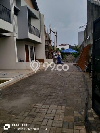 Jual Rumah Eksklusif 3 KT di Tanjung Barat, Jakarta Selatan Jual Rumah Eksklusif 3 KT di Tanjung Barat, Jakarta Selatan