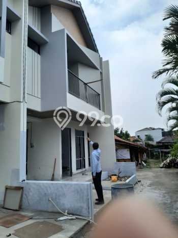 Jual Rumah Eksklusif 3 KT di Tanjung Barat, Jakarta Selatan Jual Rumah Eksklusif 3 KT di Tanjung Barat, Jakarta Selatan