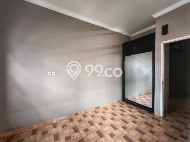 Dijual Cepat Rumah Bagus Siap Huni LB 100m2 di Kramat Jati, Jakarta Timur Dijual Cepat Rumah Bagus Siap Huni LB 100m2 di Kramat Jati, Jakarta Timur