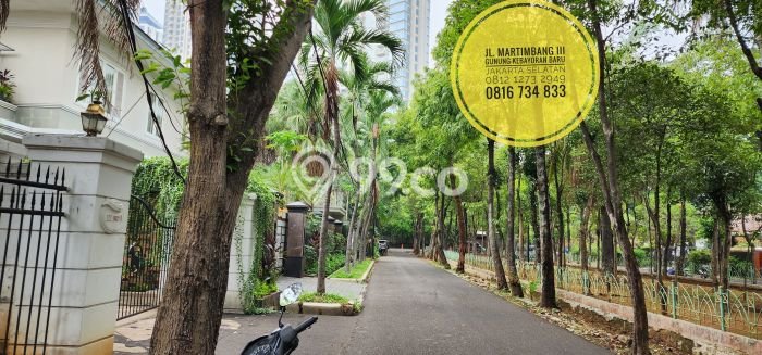 Siap Huni Rumah Mewah 5 Kamar di Kebayoran Baru Dekat ke Mana Pun Siap Huni Rumah Mewah 5 Kamar di Kebayoran Baru Dekat ke Mana Pun