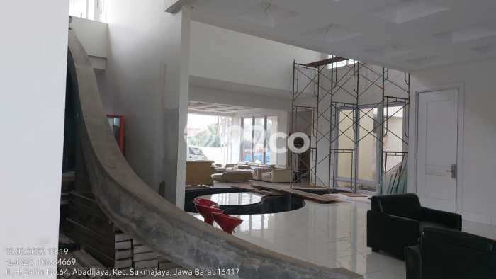 Kantor Dijual di Prime Area Depok Luas 1500m2 Kantor Dijual di Prime Area Depok Luas 1500m2