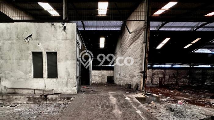 Area Ramai! Gudang Dijual di Cakung untuk Bisnis Luas Bangunan 5370m2 Area Ramai! Gudang Dijual di Cakung untuk Bisnis Luas Bangunan 5370m2