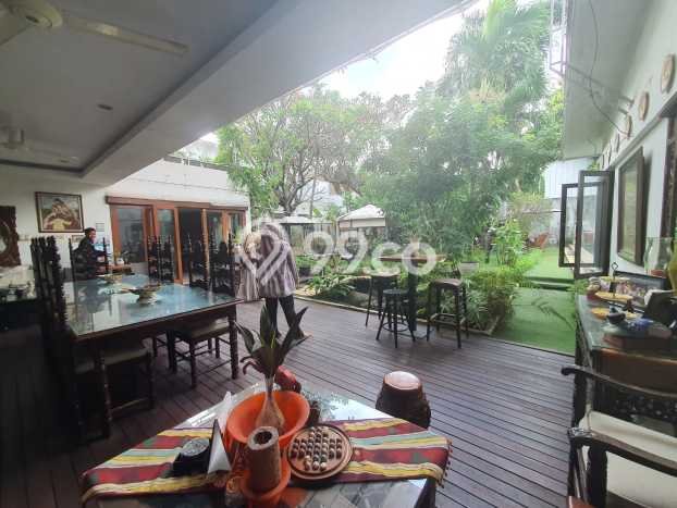 Rumah Elit Modern Tanpa Renovasi di Kemang Jakarta Selatan Rumah Elit Modern Tanpa Renovasi di Kemang Jakarta Selatan