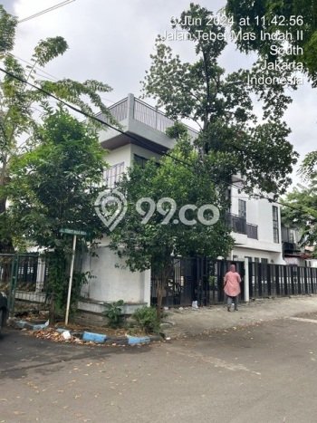 Jual Murah Rumah dengan Luas Tanah 340m² dan Luas Bangunan 400m² di Kawasan Tebet, Jakarta Selatan Jual Murah Rumah dengan Luas Tanah 340m² dan Luas Bangunan 400m² di Kawasan Tebet, Jakarta Selatan