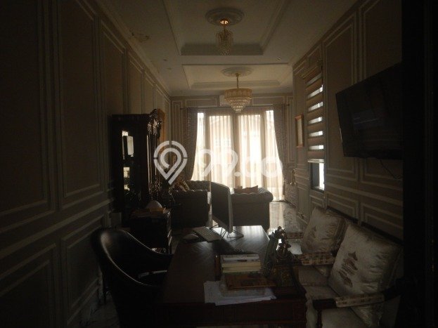 Dijual Rumah Luas Megah Dengan View Cantik di Pejaten, Jakarta Selatan Dijual Rumah Luas Megah Dengan View Cantik di Pejaten, Jakarta Selatan