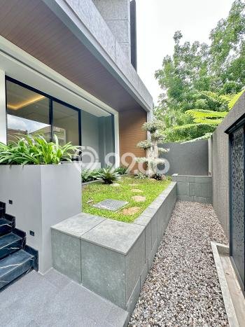 Rumah LT 330m2m² Akses Strategis di Kawasan Elite Pakuwon Indah, Surabaya Rumah LT 330m2m² Akses Strategis di Kawasan Elite Pakuwon Indah, Surabaya