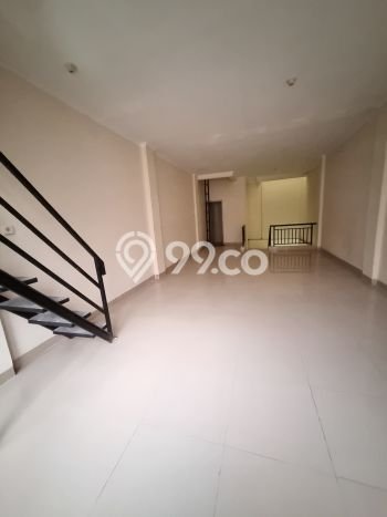 Ruko di Taman Surya, Luas 160m², Kawasan Komersial Ruko di Taman Surya, Luas 160m², Kawasan Komersial