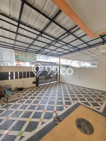 Rumah Luas Asri 5 KT Siap Pakai di Taman Surya Jakarta Barat Rumah Luas Asri 5 KT Siap Pakai di Taman Surya Jakarta Barat