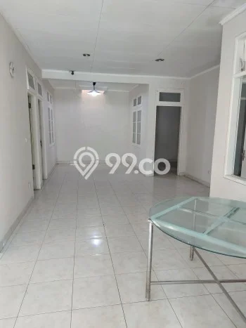 PROPERTI UNGGULAN! Rumah area Duta Garden, 4 KT, Lingkungan Elite, Luas 244m² Bangunan 153m² PROPERTI UNGGULAN! Rumah area Duta Garden, 4 KT, Lingkungan Elite, Luas 244m² Bangunan 153m²