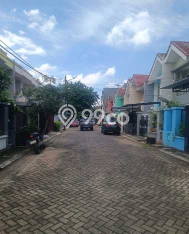 Rumah Luas Asri 3 KT Siap Pakai di Daan Mogot Jakarta Barat Rumah Luas Asri 3 KT Siap Pakai di Daan Mogot Jakarta Barat