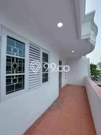 UNIT LANGKA! Rumah kawasan Taman Palem, 3 KT, Pemandangan Indah, Luas 120m² Bangunan 225m² UNIT LANGKA! Rumah kawasan Taman Palem, 3 KT, Pemandangan Indah, Luas 120m² Bangunan 225m²