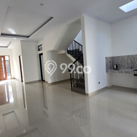 Dijual Hunian Rumah Terawat 3 KT di Meruya, Jakarta Barat Dijual Hunian Rumah Terawat 3 KT di Meruya, Jakarta Barat