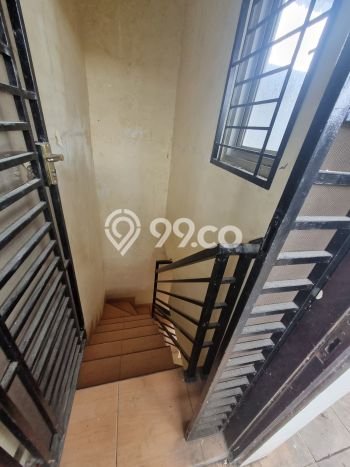 Rumah Luas Asri 5 KT Siap Pakai di Taman Surya Jakarta Barat Rumah Luas Asri 5 KT Siap Pakai di Taman Surya Jakarta Barat