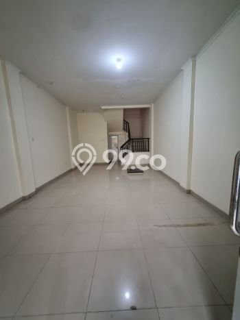 Ruko di Taman Surya, Luas 160m², Kawasan Komersial Ruko di Taman Surya, Luas 160m², Kawasan Komersial