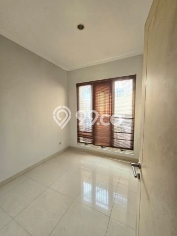 HUNIAN EKSKLUSIF! Rumah di Bintaro, 4 KT, Design Minimalis, LT 204m² Bangunan 213m² HUNIAN EKSKLUSIF! Rumah di Bintaro, 4 KT, Design Minimalis, LT 204m² Bangunan 213m²
