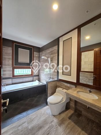 Bisa KPR! Rumah Strategis di Bintaro, LT 314m² Bangunan 478m² Bisa KPR! Rumah Strategis di Bintaro, LT 314m² Bangunan 478m²