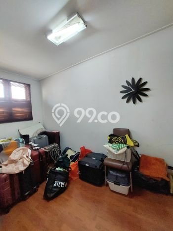 Hunian Elit LB 200m2 Siap Pakai Desain Elegan di Bintaro, Tangerang Selatan Hunian Elit LB 200m2 Siap Pakai Desain Elegan di Bintaro, Tangerang Selatan