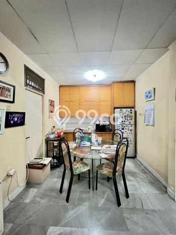 Hunian Mewah LB 160m2 Siap Huni Desain Elegan di Bintaro, Tangerang Selatan Hunian Mewah LB 160m2 Siap Huni Desain Elegan di Bintaro, Tangerang Selatan