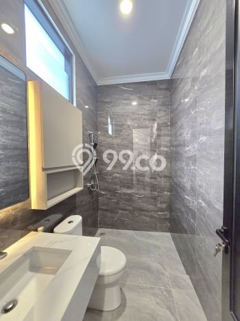 Ready to Use! Luxury House LT 250m2 Desain Modern di Bintaro Ready to Use! Luxury House LT 250m2 Desain Modern di Bintaro