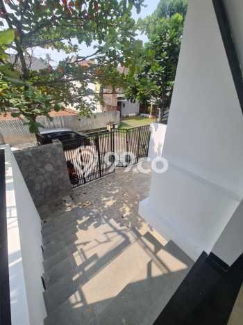 Rumah Modern 3 Kamar Siap Huni di Bintaro, Dekat Pusat Perbelanjaan, Jakarta Selatan Rumah Modern 3 Kamar Siap Huni di Bintaro, Dekat Pusat Perbelanjaan, Jakarta Selatan